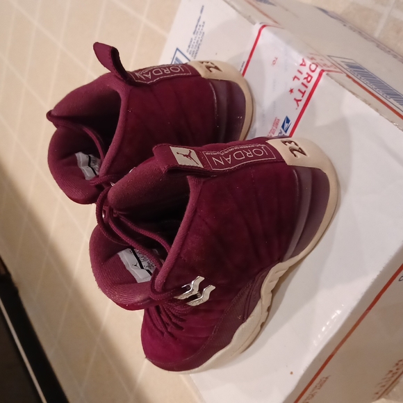 Jordan 12s jumpmans - Picture 7 of 10
